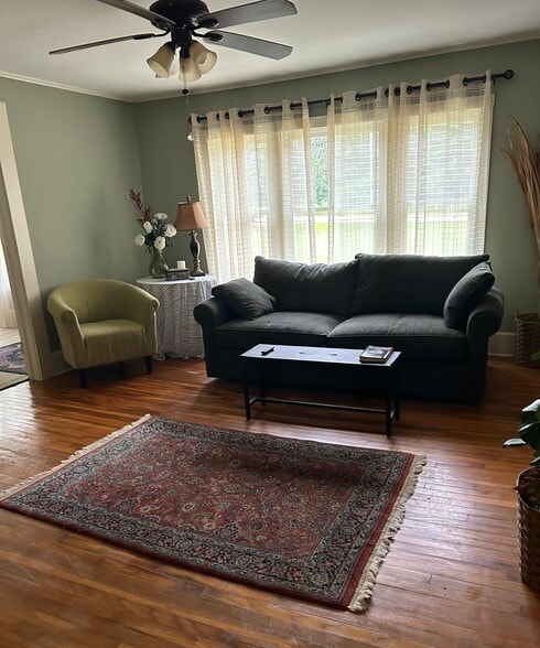 Living room for your privacy. - 4037 Hamilton Rd