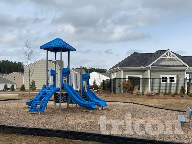 Building Photo - 1942 Hudson Dr