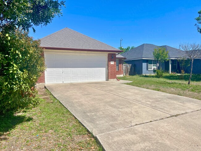 Building Photo - Beautiful 3 Bedroom Home Near Brooks City Base in South San Antonio