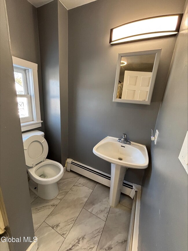 Building Photo - 372 NY-43