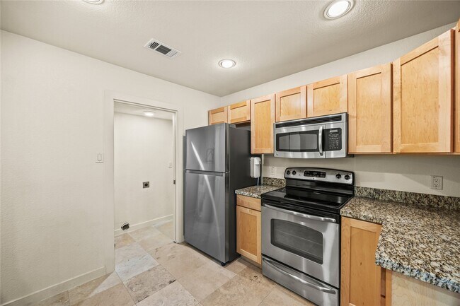 Building Photo - 4777 Cedar Springs Rd