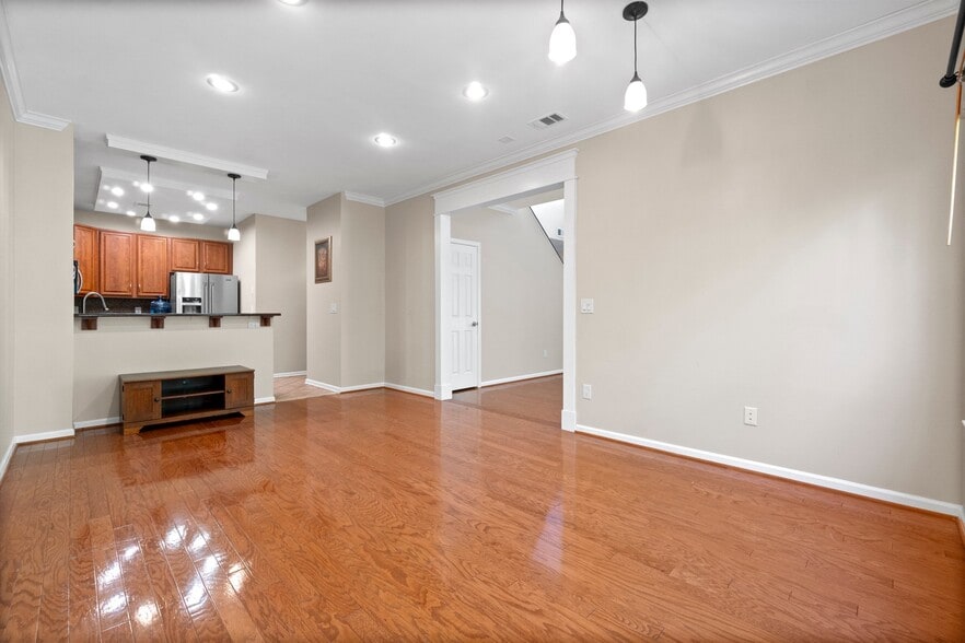 Building Photo - 40 Four Oaks Rd