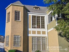 Building Photo - Spacious Hollywood Gem: Stylish 1-Bedroom ...