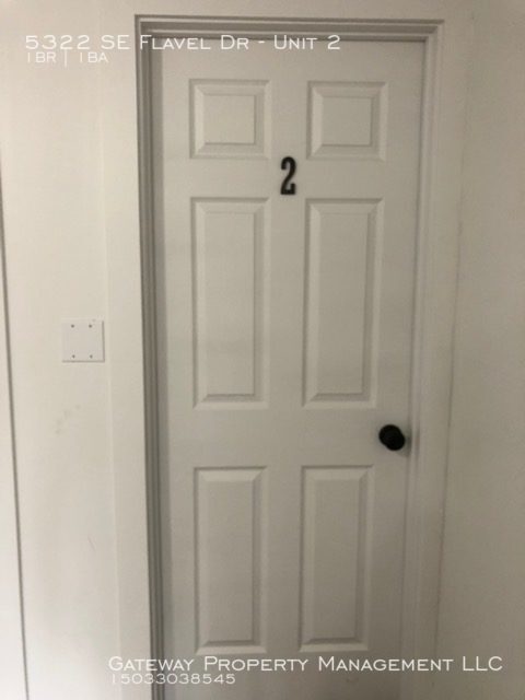 Building Photo - 5322 SE Flavel Dr. Unit #2