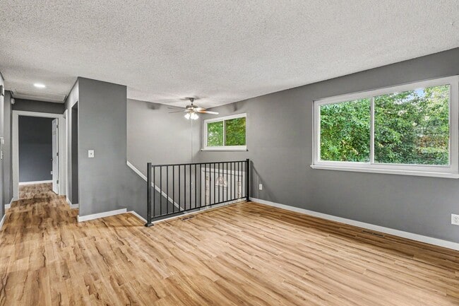 Building Photo - Spacious 4-Bedroom Home Near North Table Mountain