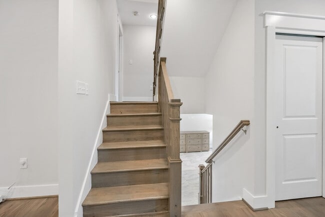 Building Photo - 7900 Heritage Dr