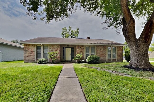 Primary Photo - 13627 Montaigne Dr