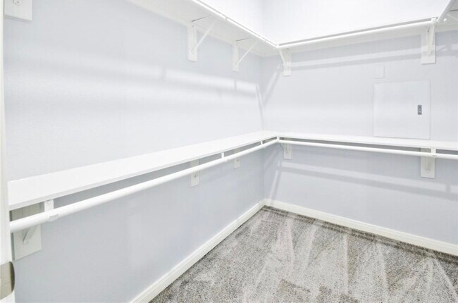 Building Photo - 3510 Oleander Ave