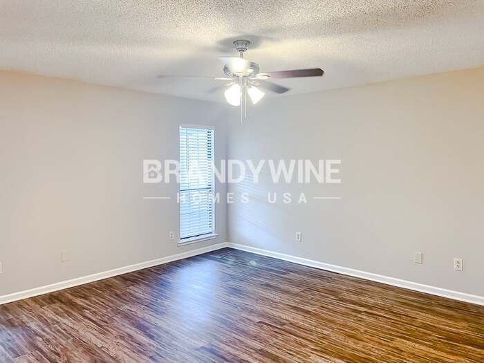 Building Photo - 3570 Barbizon Ct