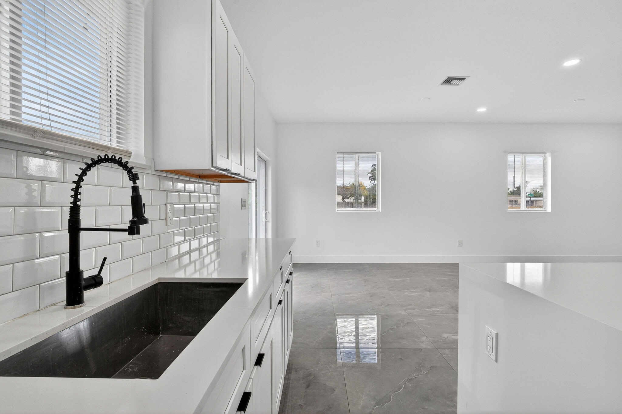 Building Photo - 655 NW 24th Ave