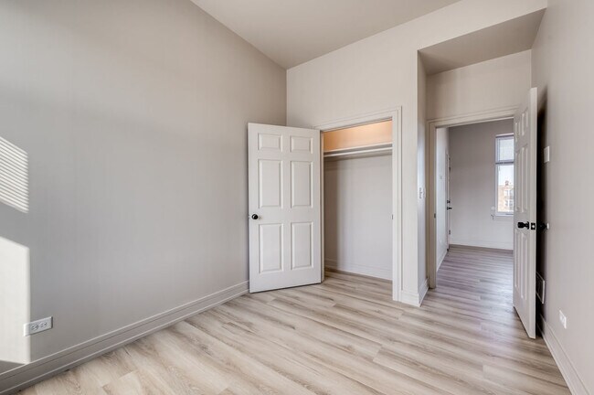 Building Photo - 1427 S Kedzie Ave