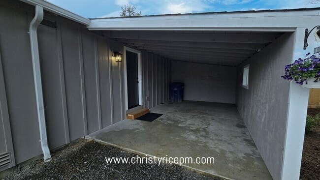 Building Photo - 31721 W Commercial St