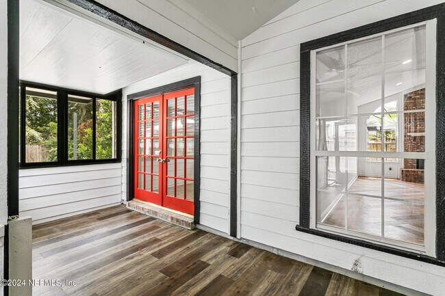 Building Photo - 8621 Goodbys Trace Dr