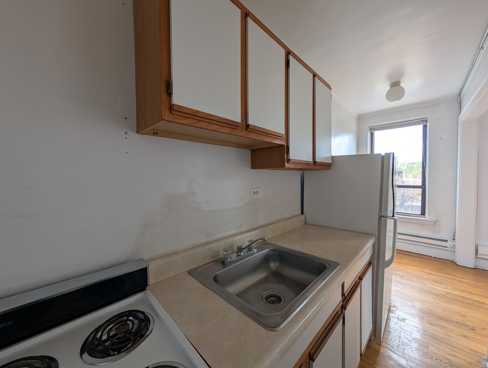 Building Photo - 3346 N Marshfield Ave