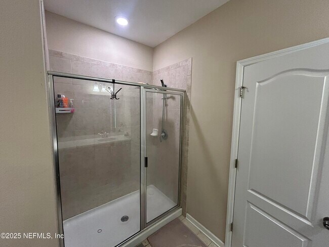Building Photo - 15867 Stedman Lake Dr