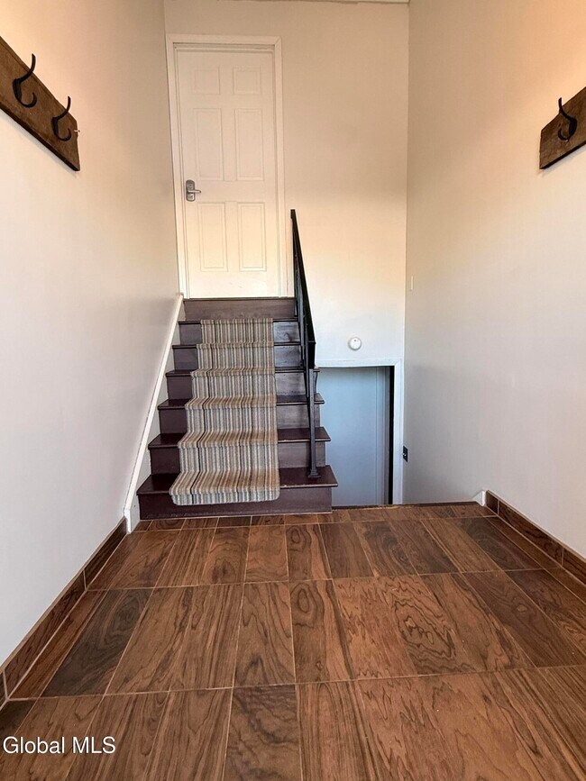 Building Photo - 292 Washington St