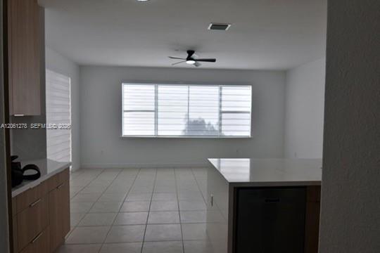 Building Photo - 5527 NW 113th Ave