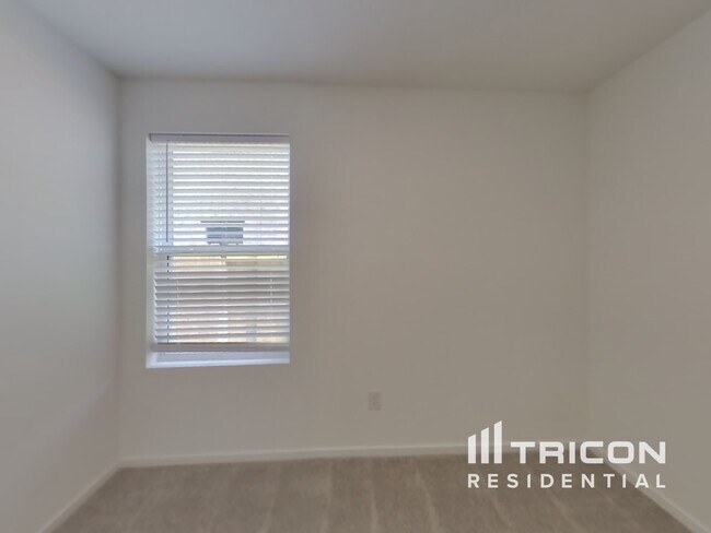 Building Photo - 3009 fantasy Terrace Dr