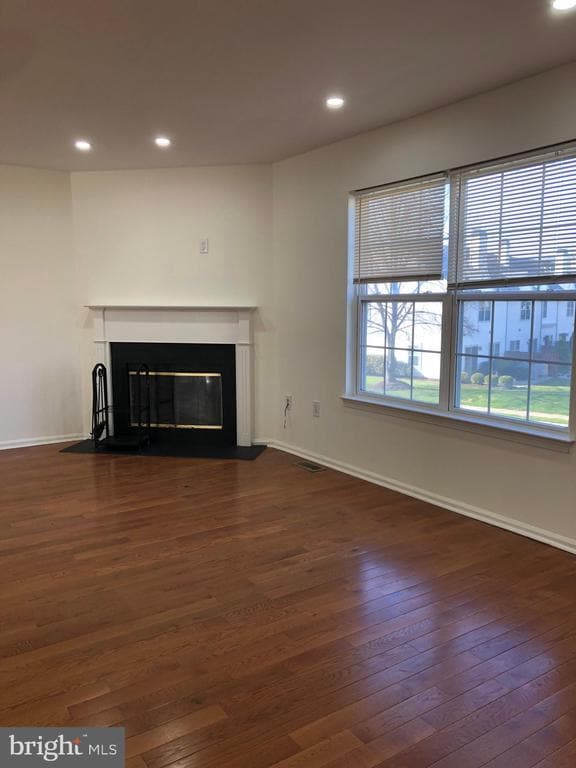 Building Photo - 4202 Quaker Ct