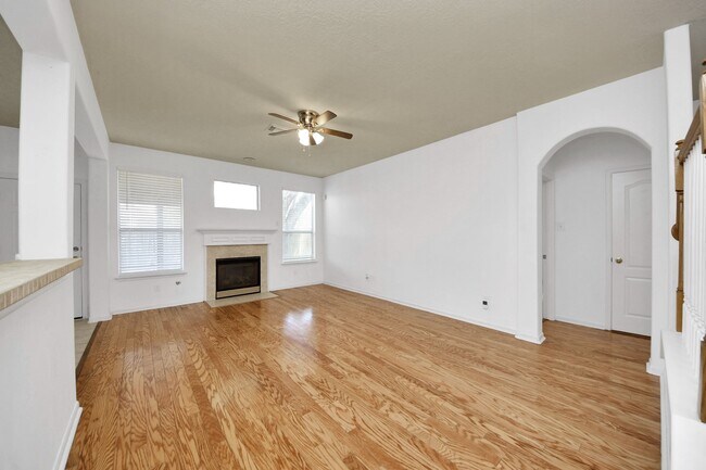 Building Photo - 13114 Oak Ledge Dr
