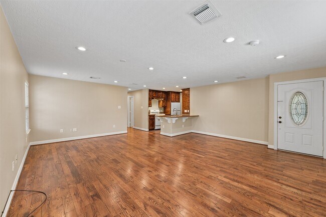 Building Photo - 511 Turner Dr