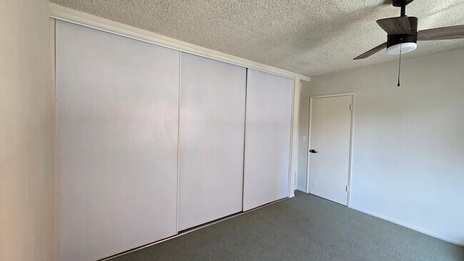 Building Photo - 526 S St Andrews Pl