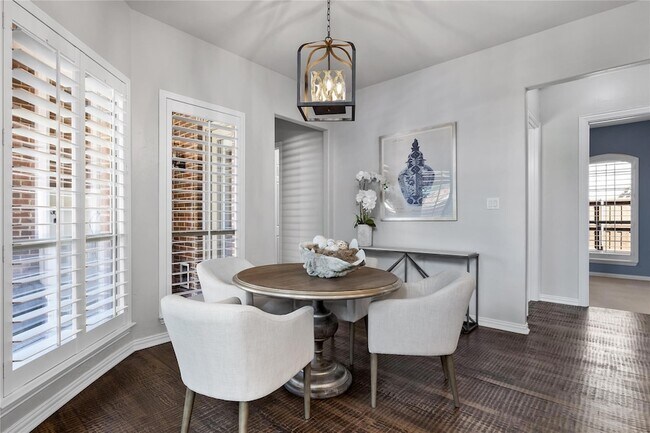 Building Photo - 1908 Thorndale Cir