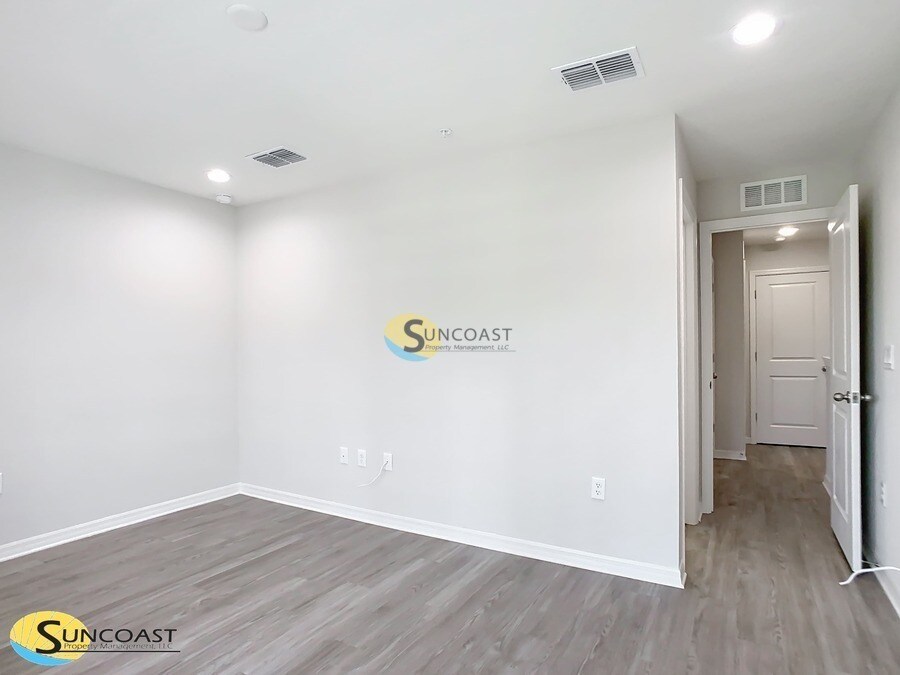 Building Photo - 3821 SW 43rd Ct