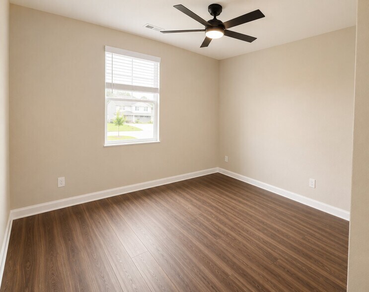 Building Photo - 330 Ellis Ln