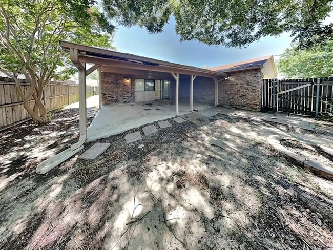 Building Photo - 1513 Coffeyville Trail