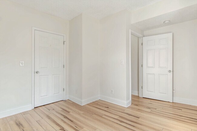 Building Photo - Charming 3Bed/2Bath Home Minutes from Fort Drum | Pet Friendly | Garage + Spacious Yard