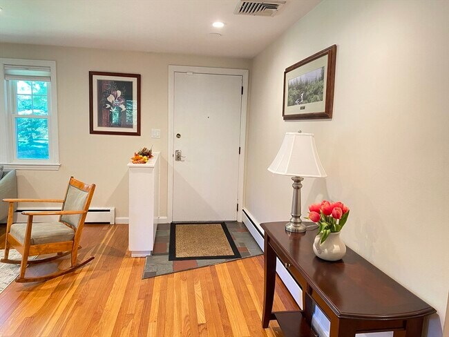 Building Photo - 15 Winchester Dr