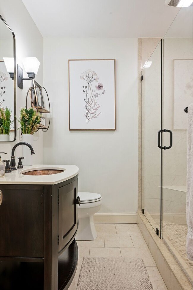 Building Photo - Charming St. Matthews Ranch