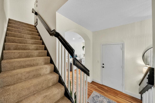 Building Photo - 6086 Seminole Gardens Cir