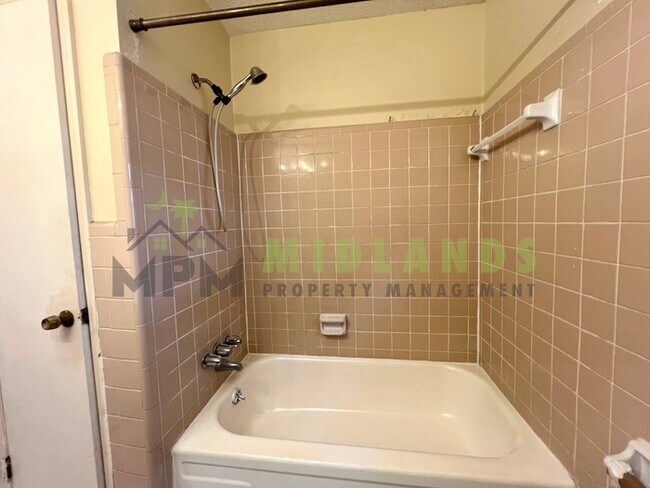 Building Photo - 1217 Faraway Dr