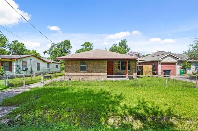 Building Photo - 2315 Leffingwell St