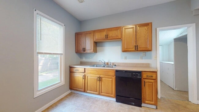 Building Photo - Madison/W.95th neighborhood : 3 bedroom/1 bath single family house available NOW.