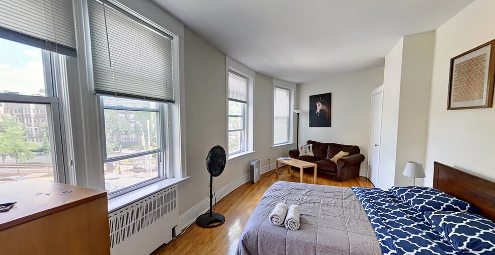 Building Photo - 1232 Beacon St