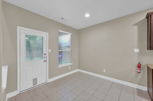 Building Photo - 31322 Evergreen Park Ln