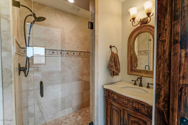 Building Photo - 301 E Jomax Rd