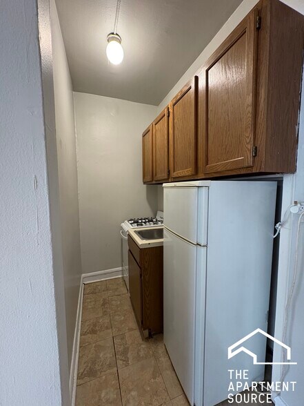 Building Photo - 2825 N Burling St