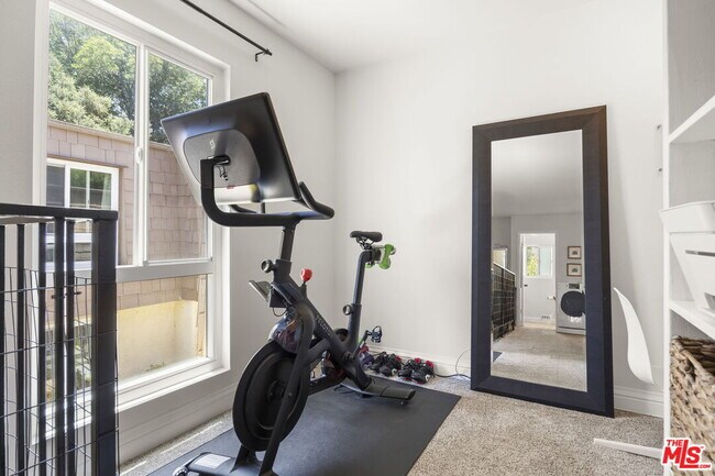 Building Photo - 27462 Country Glen Rd