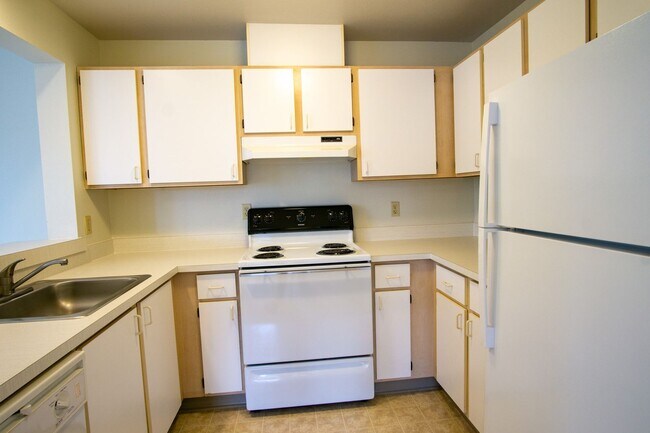 Building Photo - Lair Hill: Great 2 Bed 2 Bath with DW, W/D...