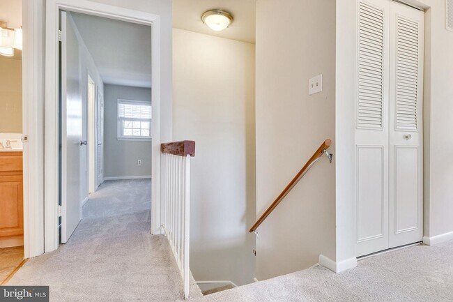 Building Photo - 3000 Winter Pine Ct