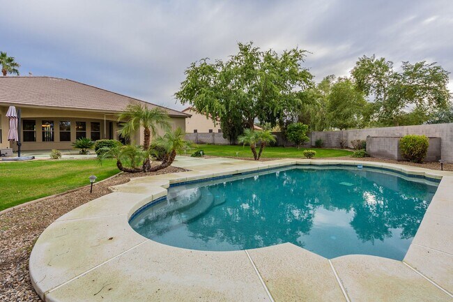 Building Photo - 4 Bedroom, 2.5 Baths with Private Pool!