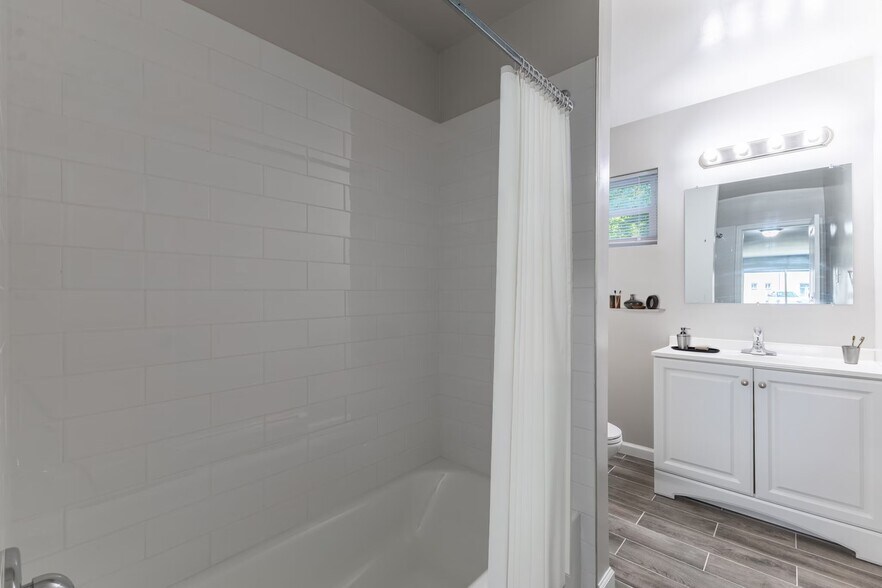 Building Photo - 401 E Gibbsboro Rd