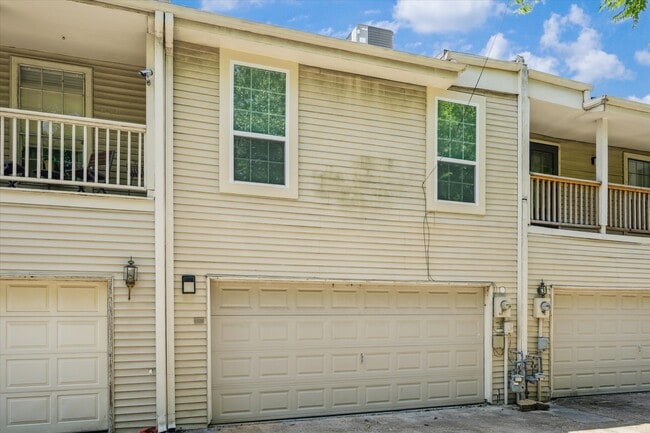 Building Photo - 6727 Belmont St