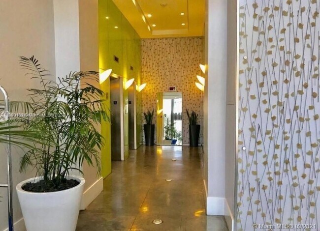 Building Photo - 133 NE 2nd Ave