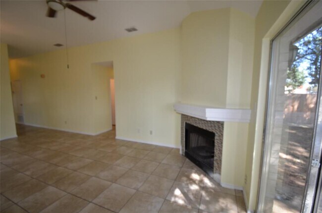 Building Photo - 4729 Castleman Dr