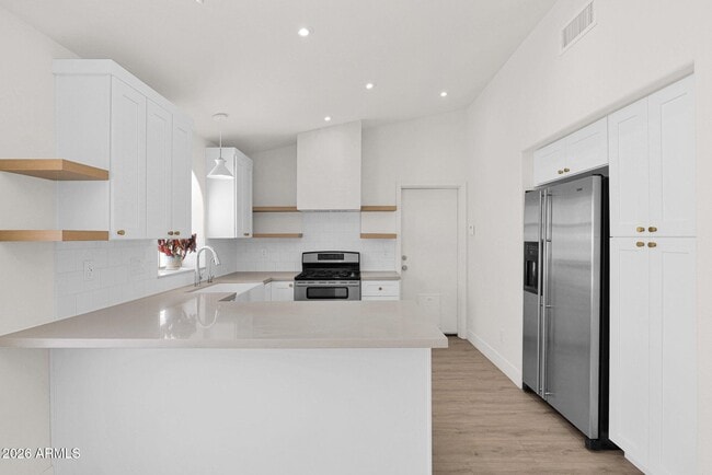 Building Photo - 3941 E Monona Dr